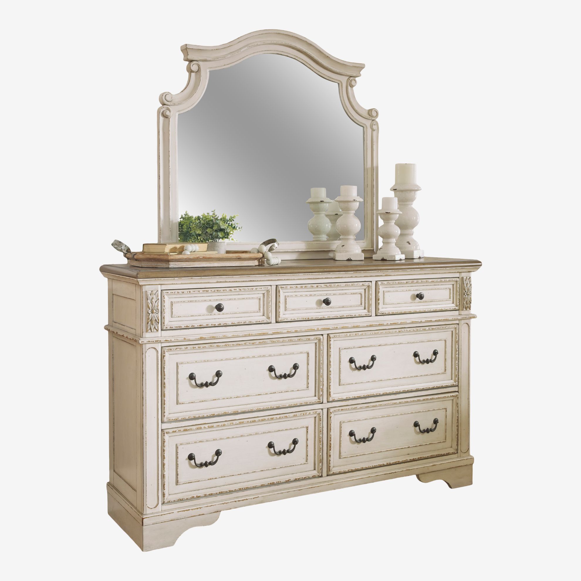 Realyn Dresser and Mirror Set