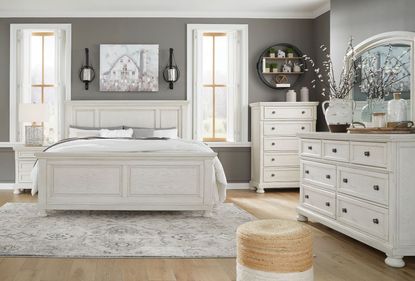 Picture of Robbinsdale Queen Bedroom Set