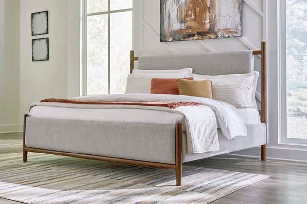Picture of Lyncott Queen Bed