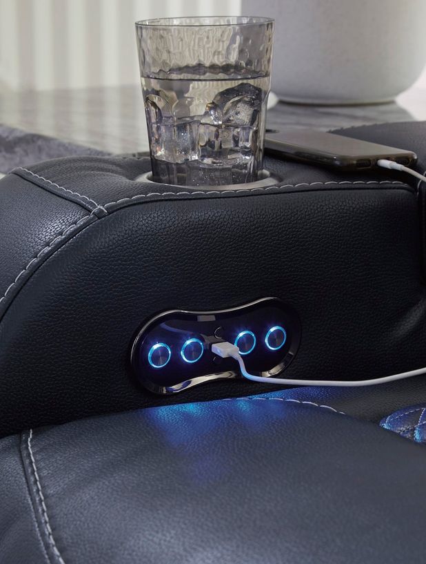 Picture of Fyne Dyme Power Recliner