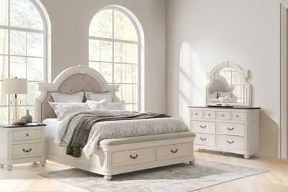 Picture of West Chester King Bedroom Set
