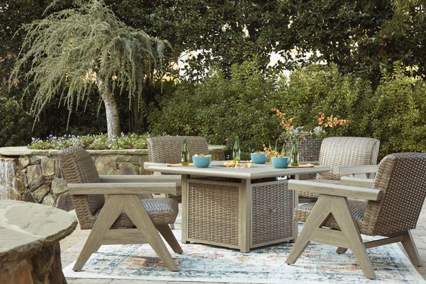 Picture of Carisbo Rocking Lounge Chair