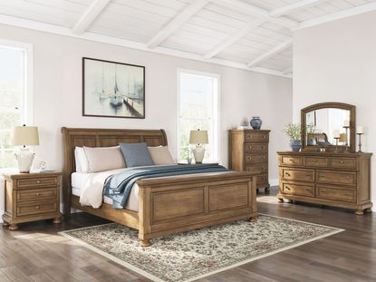 Picture of Vandenmore King Sleigh Bedroom Set