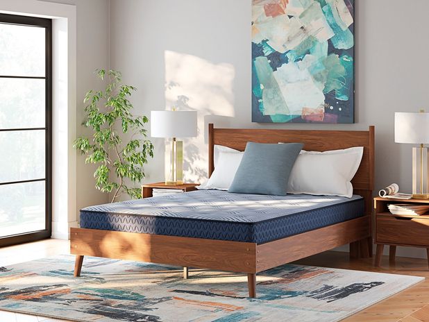 Picture of Peak 8" Hybrid Queen Mattress