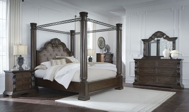 Picture of Maylee Queen Canopy Bed