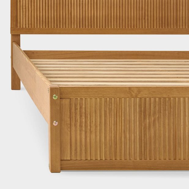 Picture of Metropolitan Urban Oak Full Bed