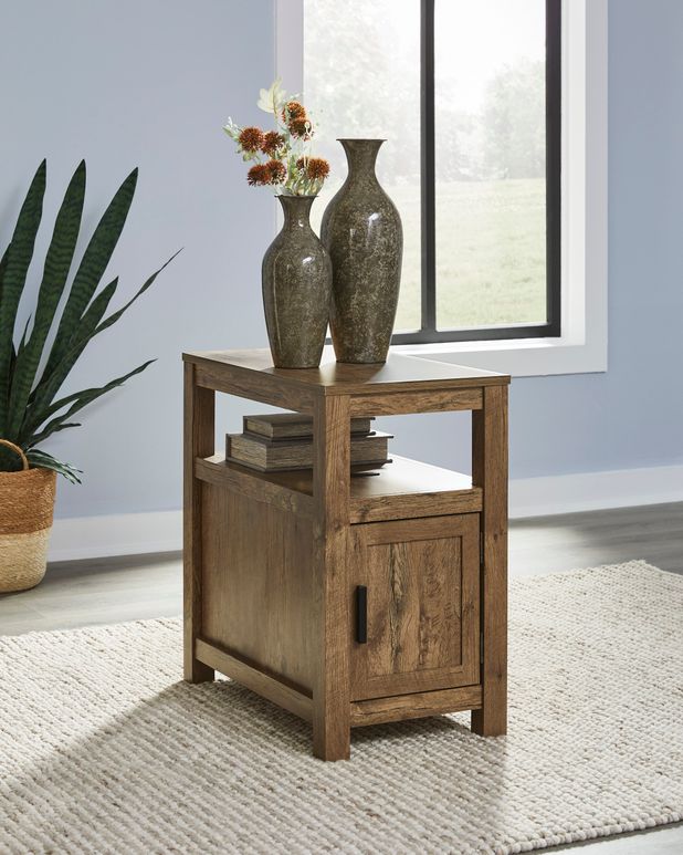Picture of Fendenmore Chairside Table