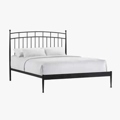 Picture of Traditional Metal Queen Bed