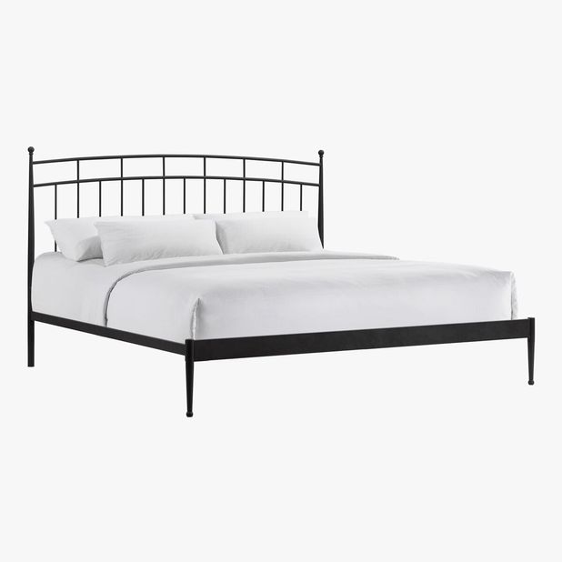 Picture of Metal Traditional King Bed