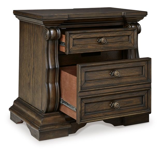 Picture of Maylee Queen Canopy Bedroom Set