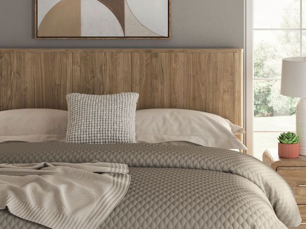 Picture of Dovander King Bed